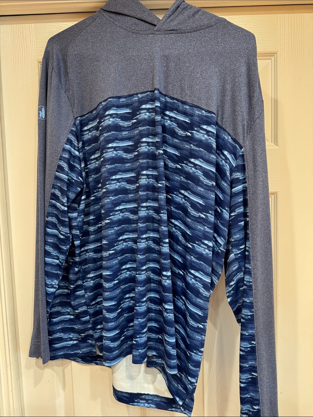 johnnie-O Heather Navy Pullover with Wave Accent